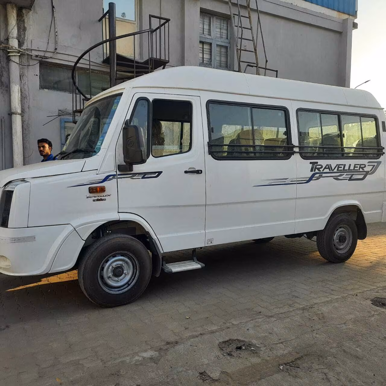 Luxury 12 seater tempo traveller for outstation tours